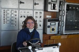 FÖJ-lerin Maike zu Besuch im Schifffahrtsmuseum Rostock (Foto: Ria Schmechel / Deutsches Meeresmuseum) (