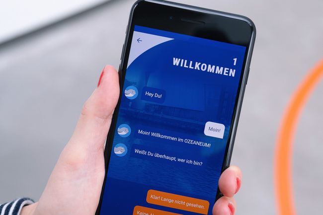 Frag Walfred App im OZEANEUM (Foto: Anke Neumeister / Deutsches Meeresmuseum)