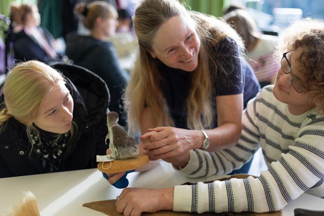 Schul-AG im OZEANEUM (Foto: Anke Neumeister/Deutsches Meeresmuseum)